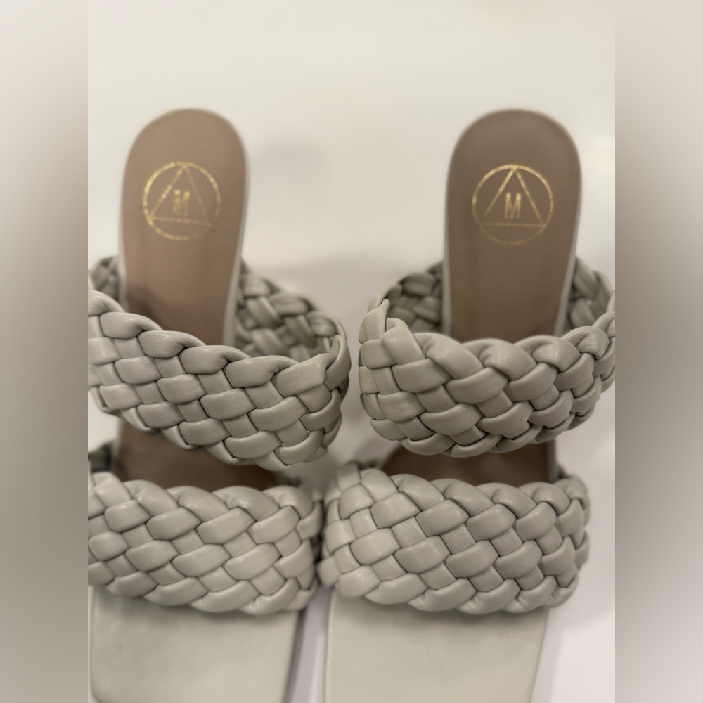 Like New-Missguided Brand Cream Double Strap Square Toe Woven Mules Shoe Size: 8 - Picture 5 of 7